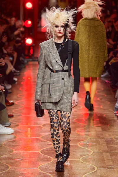 Look 34
